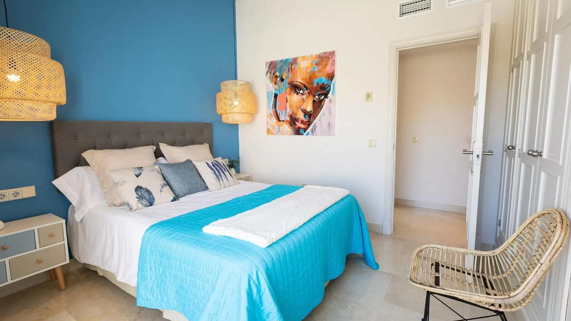 Vacation Marbella: Beachfront Duplex Penthouse with Sea View & Jacuzzi Apartment