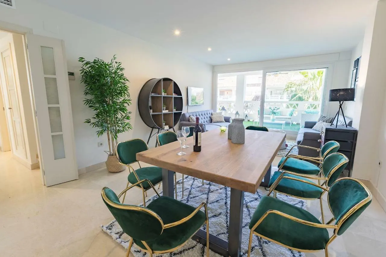 Vacation Marbella: Beachfront Duplex Penthouse with Sea View & Jacuzzi Apartment