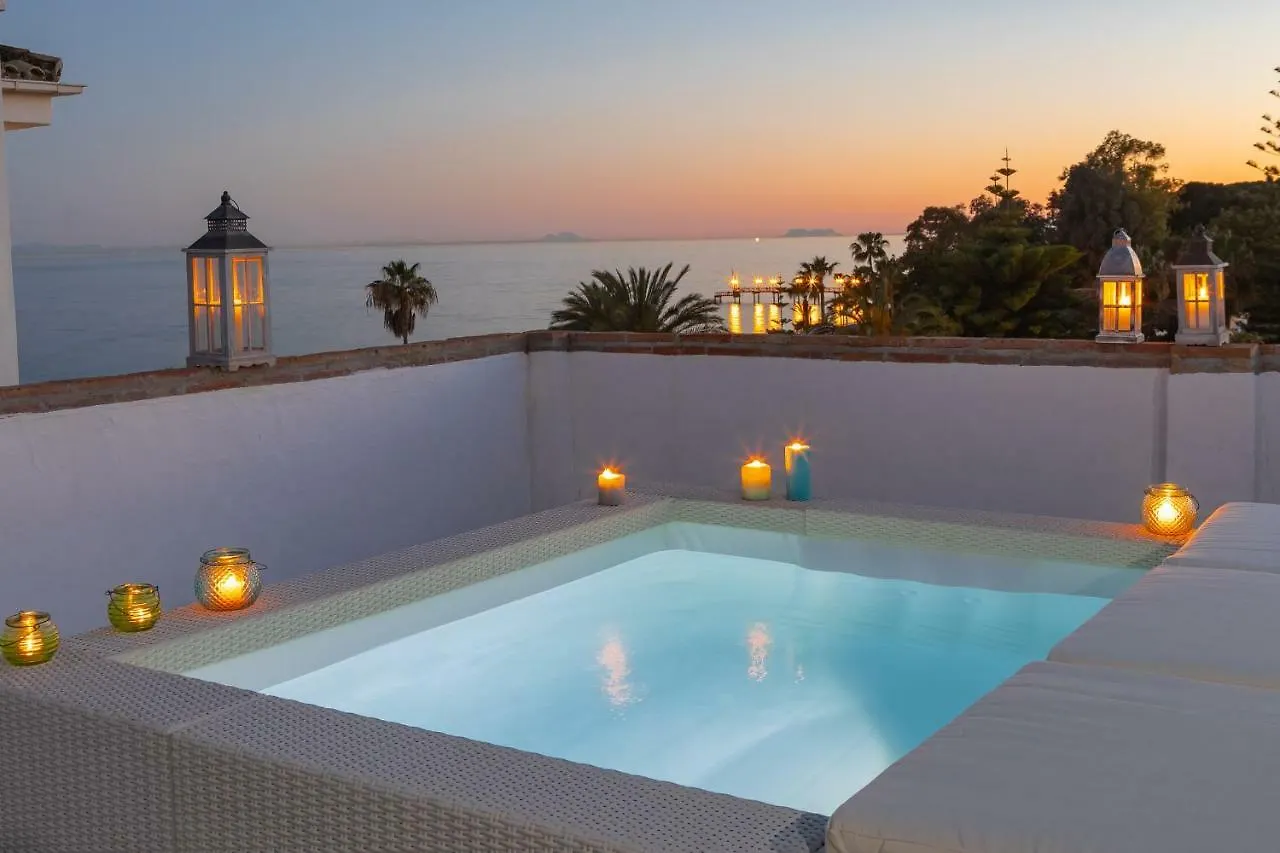 Vacation Marbella: Beachfront Duplex Penthouse with Sea View & Jacuzzi Apartment